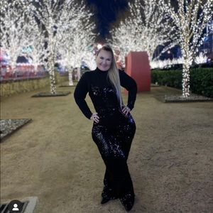 DRESS THE POPULATION SEQUIN JUMPSUIT.